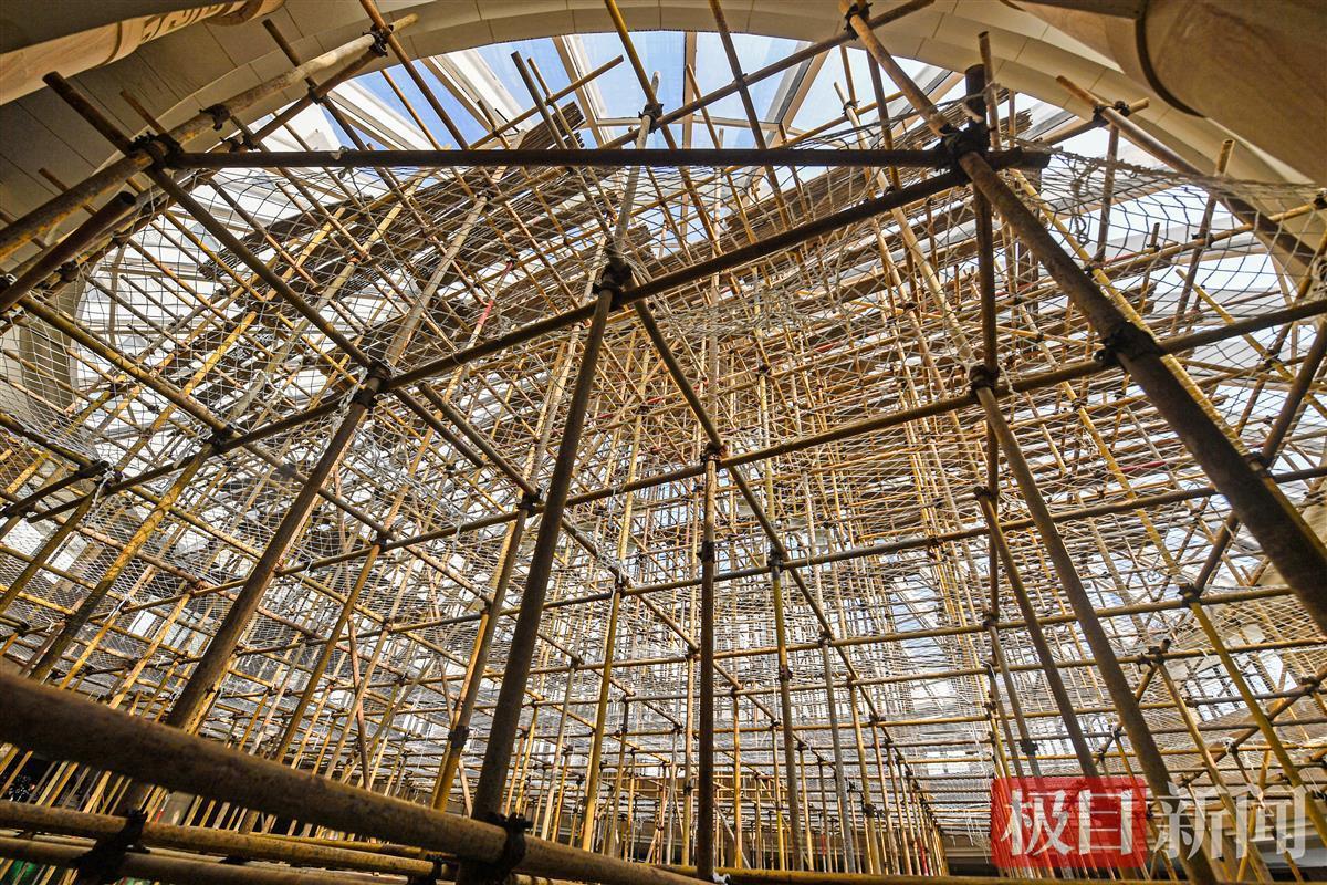 24米高空作業(yè)忙，武漢圖書館錐形玻璃頂即將煥新